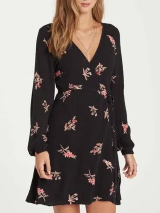Billabong Dresses & Skirts - EUC Billabong Love Warrior Wrap Mini Dress in Black Floral Sz L